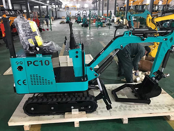 PC10小型挖掘機發往西班牙 